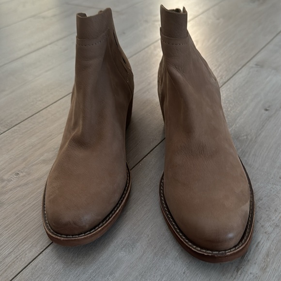 Dolce Vita Booties. Taupe nubuck - Picture 3 of 5